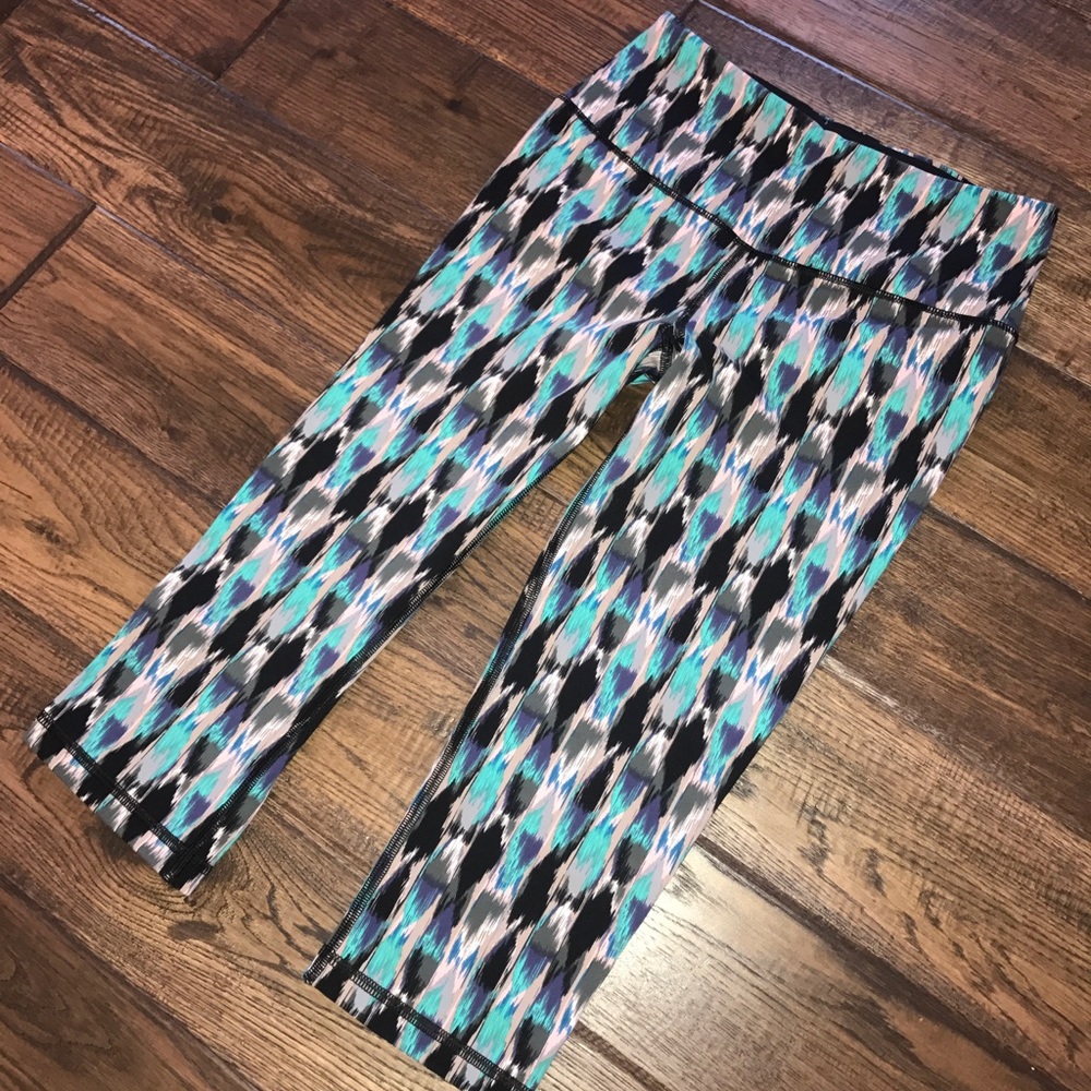 VSX Sport Knock Out Capri Crop Leggings XS *NICE*
